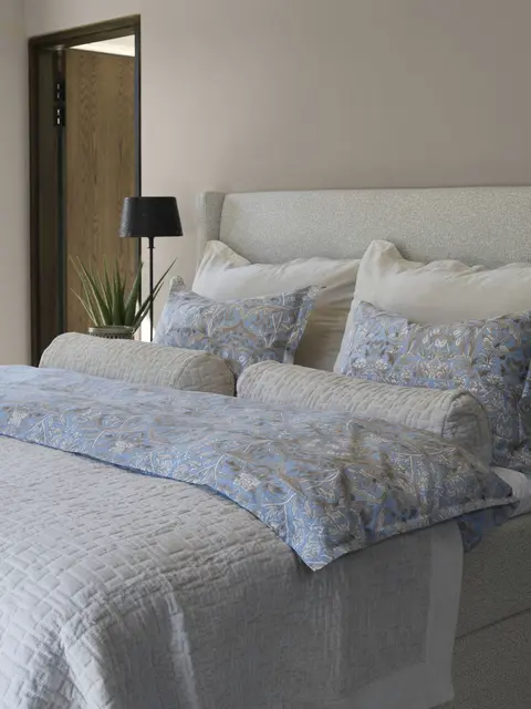 Halvor Bakke Hazendal sengesett 140x200/50x70 Celestial blue 