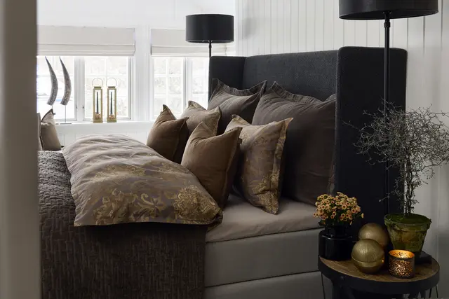 Halvor Bakke Gimle sengesett 140x220/50x70 Brun / Muldvarp 