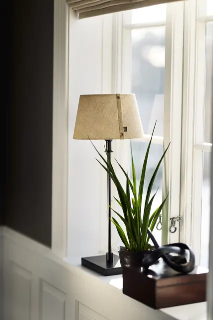 Halvor Bakke Solli bordlampe 13x20 H48cm Sort 