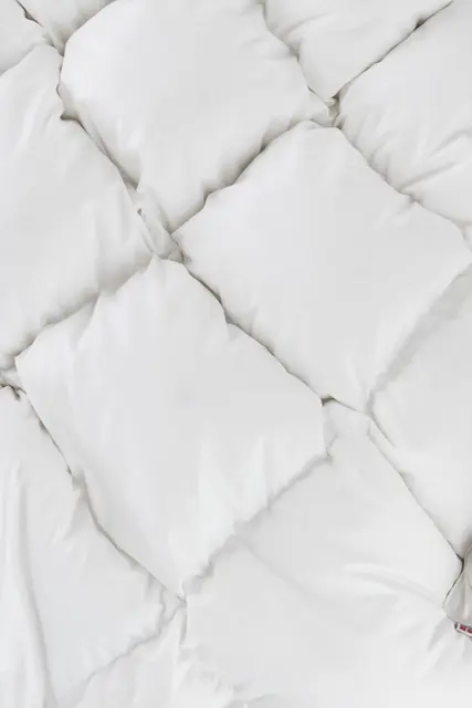 Norsk Dun 90 % andedundyne Ekstra varm 140x200 1032g 