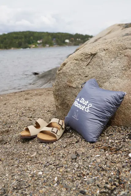 Out&About Dunpledd by Norsk Dun 130x170 Støv blå 