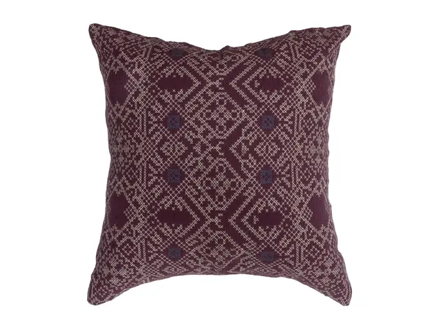 Tone Kroken Nomad putetrekk 60x60 Aubergine 